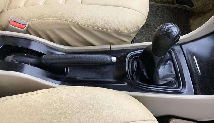 2019 Maruti Ciaz SIGMA 1.5 SHVS MT  PETROL, Petrol, Manual, 31,186 km, Gear Lever
