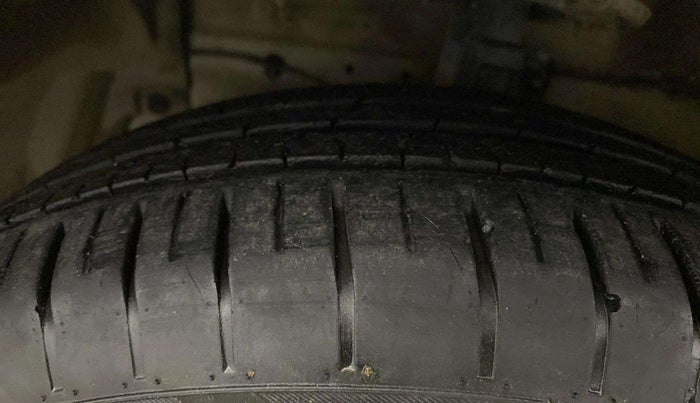 2019 Maruti Ciaz SIGMA 1.5 SHVS MT  PETROL, Petrol, Manual, 31,186 km, Left Front Tyre Tread