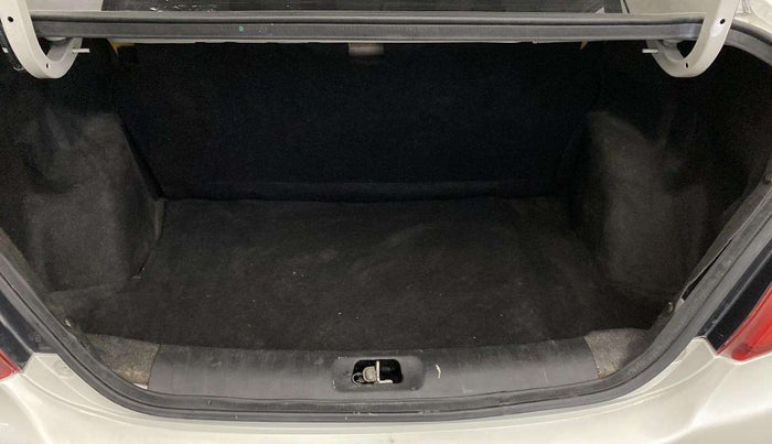 2015 Maruti Swift Dzire VXI, Petrol, Manual, 60,818 km, Boot Inside
