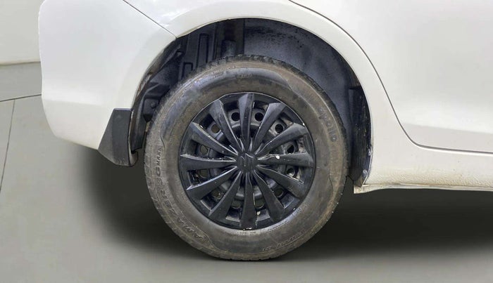 2015 Maruti Swift Dzire VXI, Petrol, Manual, 60,818 km, Right Rear Wheel
