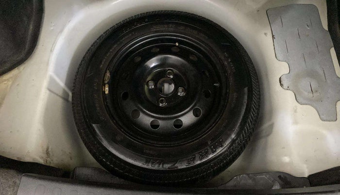 2015 Maruti Swift Dzire VXI, Petrol, Manual, 60,818 km, Spare Tyre