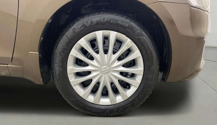 2017 Maruti Ciaz VXI+, Petrol, Manual, 52,871 km, Right Front Wheel