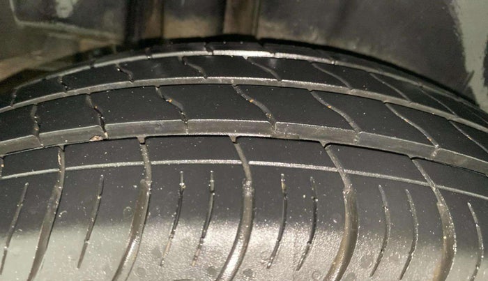 2017 Maruti Ciaz VXI+, Petrol, Manual, 52,871 km, Right Rear Tyre Tread