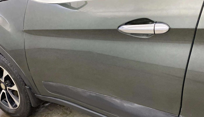 2021 Tata NEXON XMA SUNROOF PETROL, Petrol, Automatic, 51,338 km, Front passenger door - Minor scratches