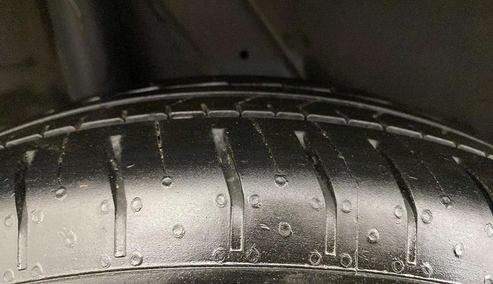 2022 Hyundai VENUE S 1.2, Petrol, Manual, 5,747 km, Right Rear Tyre Tread