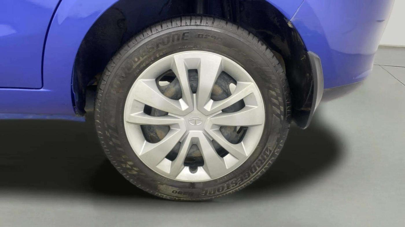 2016 Tata Zest XMS PETROL, Petrol, Manual, 51,386 km, Left Rear Wheel