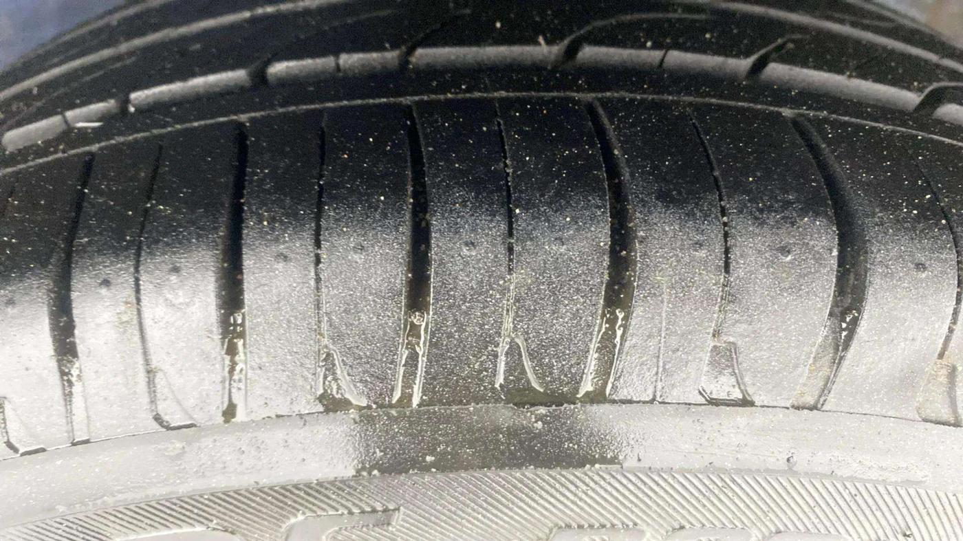 2016 Tata Zest XMS PETROL, Petrol, Manual, 51,386 km, Left Rear Tyre Tread