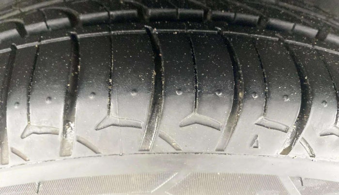 2016 Tata Zest XMS PETROL, Petrol, Manual, 51,170 km, Left Front Tyre Tread