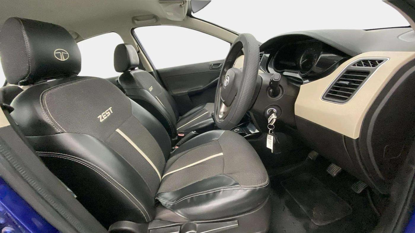 2016 Tata Zest XMS PETROL, Petrol, Manual, 51,386 km, Right Side Front Door Cabin