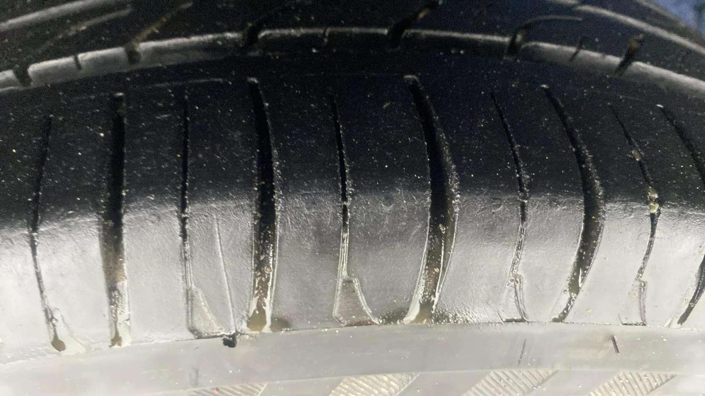 2016 Tata Zest XMS PETROL, Petrol, Manual, 51,386 km, Right Rear Tyre Tread