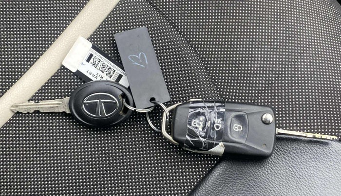 2016 Tata Zest XMS PETROL, Petrol, Manual, 51,170 km, Key Close Up