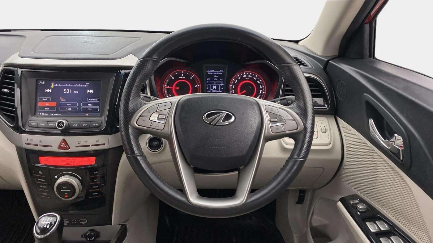 2021 Mahindra XUV300 W8 (O) 1.5 DIESEL, Diesel, Manual, 72,354 km, Steering Wheel Close Up