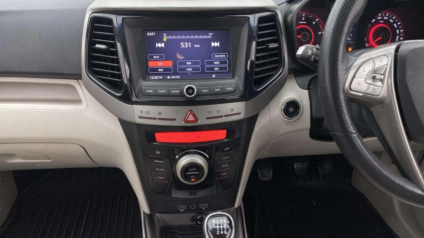 2021 Mahindra XUV300 W8 (O) 1.5 DIESEL, Diesel, Manual, 72,354 km, Air Conditioner