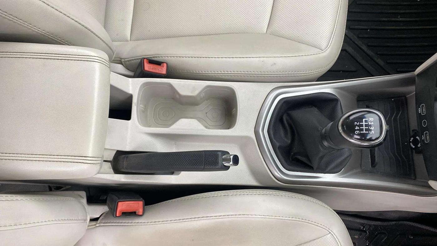 2021 Mahindra XUV300 W8 (O) 1.5 DIESEL, Diesel, Manual, 72,354 km, Gear Lever