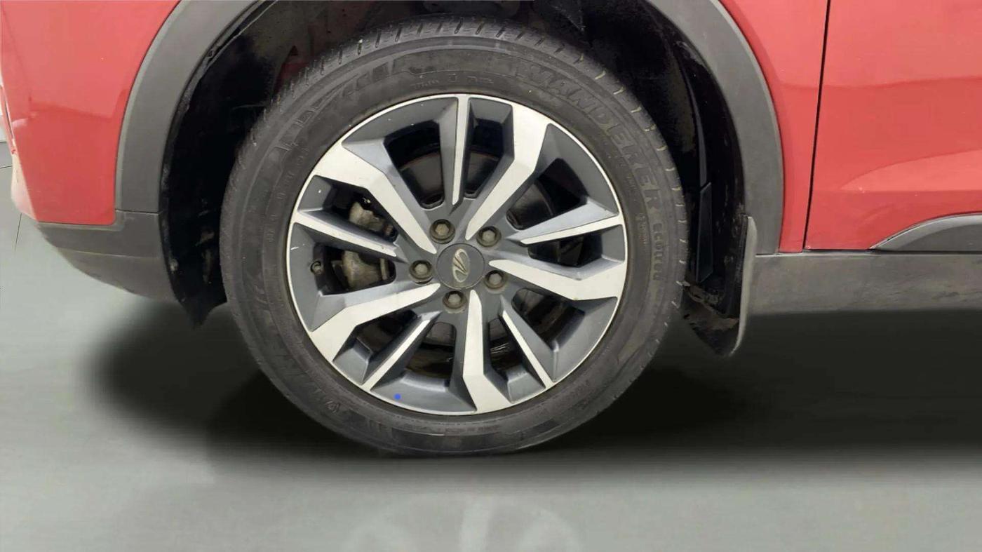 2021 Mahindra XUV300 W8 (O) 1.5 DIESEL, Diesel, Manual, 72,354 km, Left Front Wheel