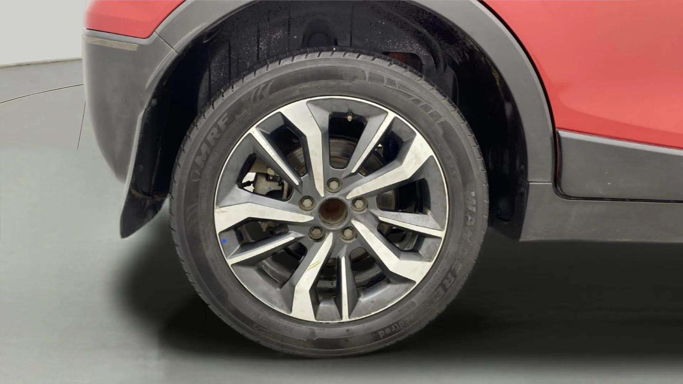 2021 Mahindra XUV300 W8 (O) 1.5 DIESEL, Diesel, Manual, 72,354 km, Right Rear Wheel