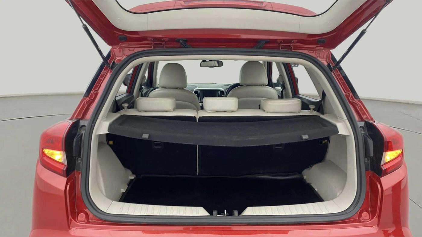 2021 Mahindra XUV300 W8 (O) 1.5 DIESEL, Diesel, Manual, 72,354 km, Boot Inside