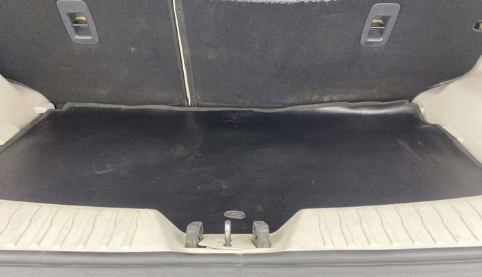 2021 Mahindra XUV300 W8 (O) 1.5 DIESEL, Diesel, Manual, 72,341 km, Boot Open Zoomed View