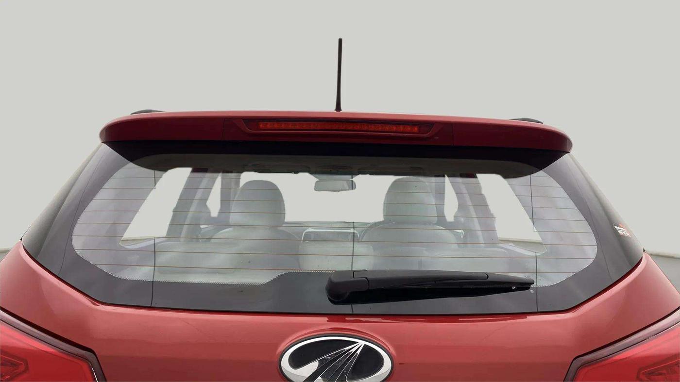 2021 Mahindra XUV300 W8 (O) 1.5 DIESEL, Diesel, Manual, 72,354 km, Rear Windshield