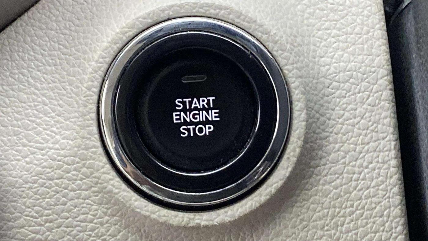 2021 Mahindra XUV300 W8 (O) 1.5 DIESEL, Diesel, Manual, 72,354 km, Keyless Start/ Stop Button