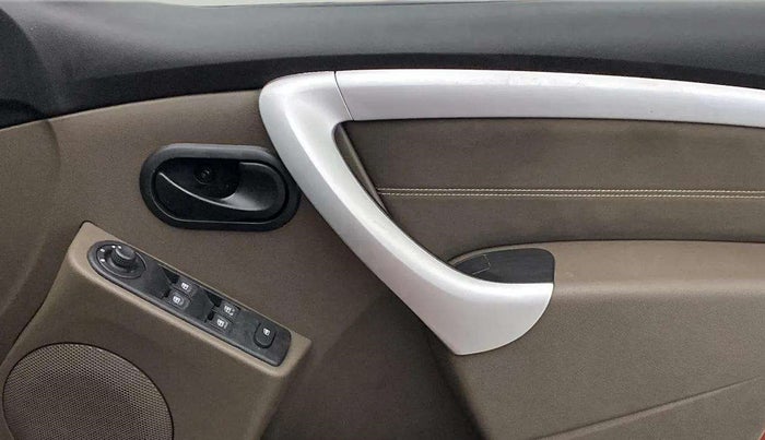 2018 Renault Duster RXS PETROL, Petrol, Manual, 52,944 km, Driver Side Door Panels Control