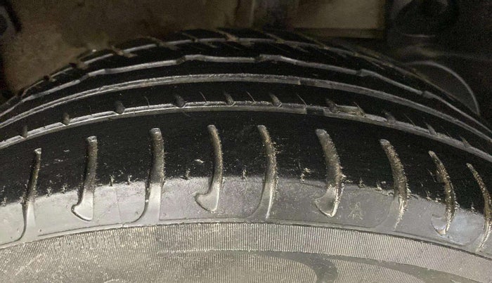 2018 Renault Duster RXS PETROL, Petrol, Manual, 52,944 km, Left Rear Tyre Tread