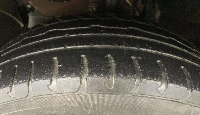 2018 Renault Duster RXS PETROL, Petrol, Manual, 52,944 km, Left Front Tyre Tread