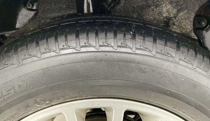 2014 Tata Zest XM PETROL, Petrol, Manual, 60,919 km, Right Rear Tyre Tread