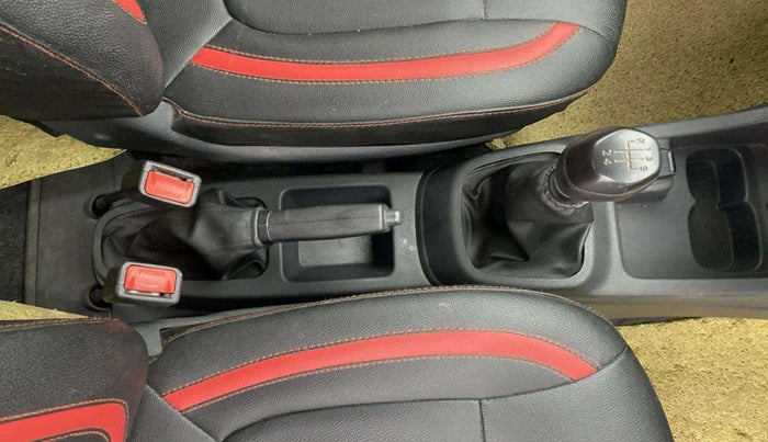 2016 Renault Kwid RXT 0.8, Petrol, Manual, 32,021 km, Gear Lever