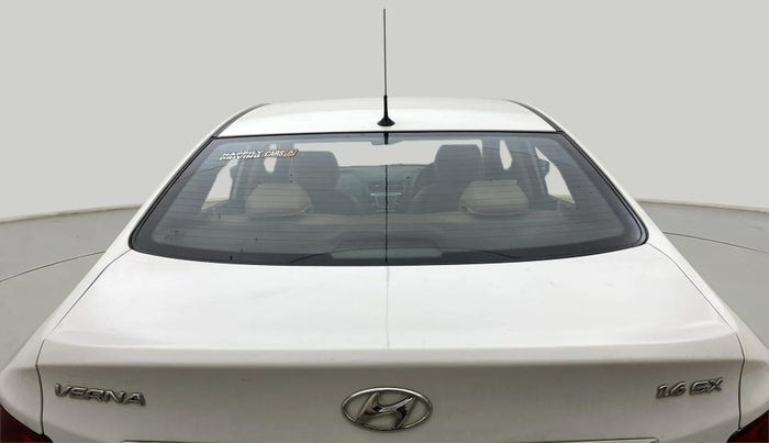 2014 Hyundai Verna FLUIDIC 1.6 VTVT SX OPT, Petrol, Manual, 82,273 km, Rear Windshield