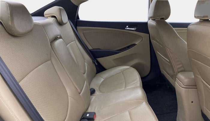 2014 Hyundai Verna FLUIDIC 1.6 VTVT SX OPT, Petrol, Manual, 82,273 km, Right Side Rear Door Cabin