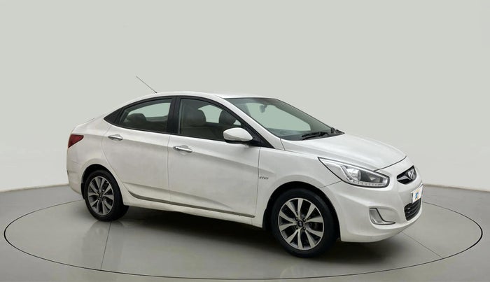 2014 Hyundai Verna FLUIDIC 1.6 VTVT SX OPT, Petrol, Manual, 82,273 km, Right Front Diagonal