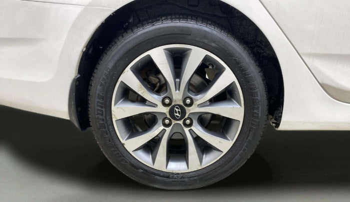 2014 Hyundai Verna FLUIDIC 1.6 VTVT SX OPT, Petrol, Manual, 82,273 km, Right Rear Wheel