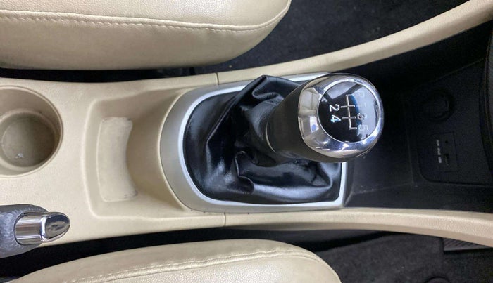 2014 Hyundai Verna FLUIDIC 1.6 VTVT SX OPT, Petrol, Manual, 82,273 km, Gear Lever