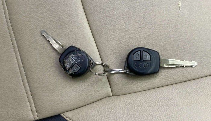 2017 Maruti Dzire VXI AMT, Petrol, Automatic, 81,379 km, Key Close Up