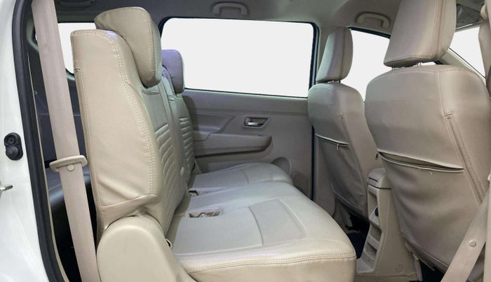 2022 Maruti Ertiga VXI SHVS, Petrol, Manual, 44,050 km, Right Side Rear Door Cabin