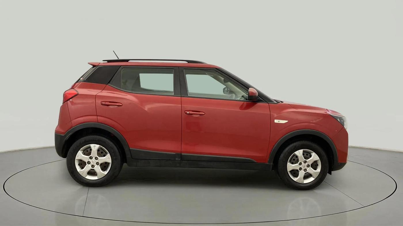 2019 Mahindra XUV300 W6 1.5 DIESEL, Diesel, Manual, 50 km, Right Side View