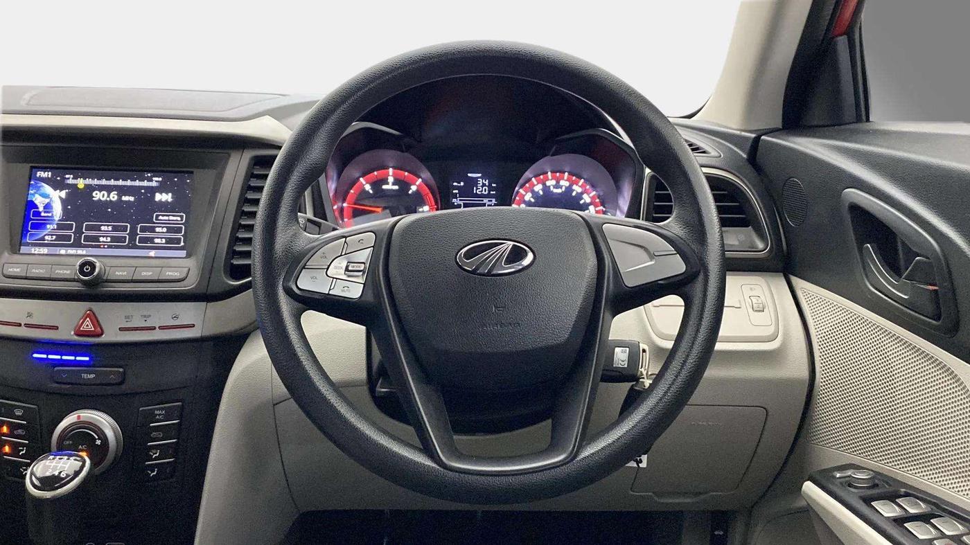 2019 Mahindra XUV300 W6 1.5 DIESEL, Diesel, Manual, 50 km, Steering Wheel Close Up