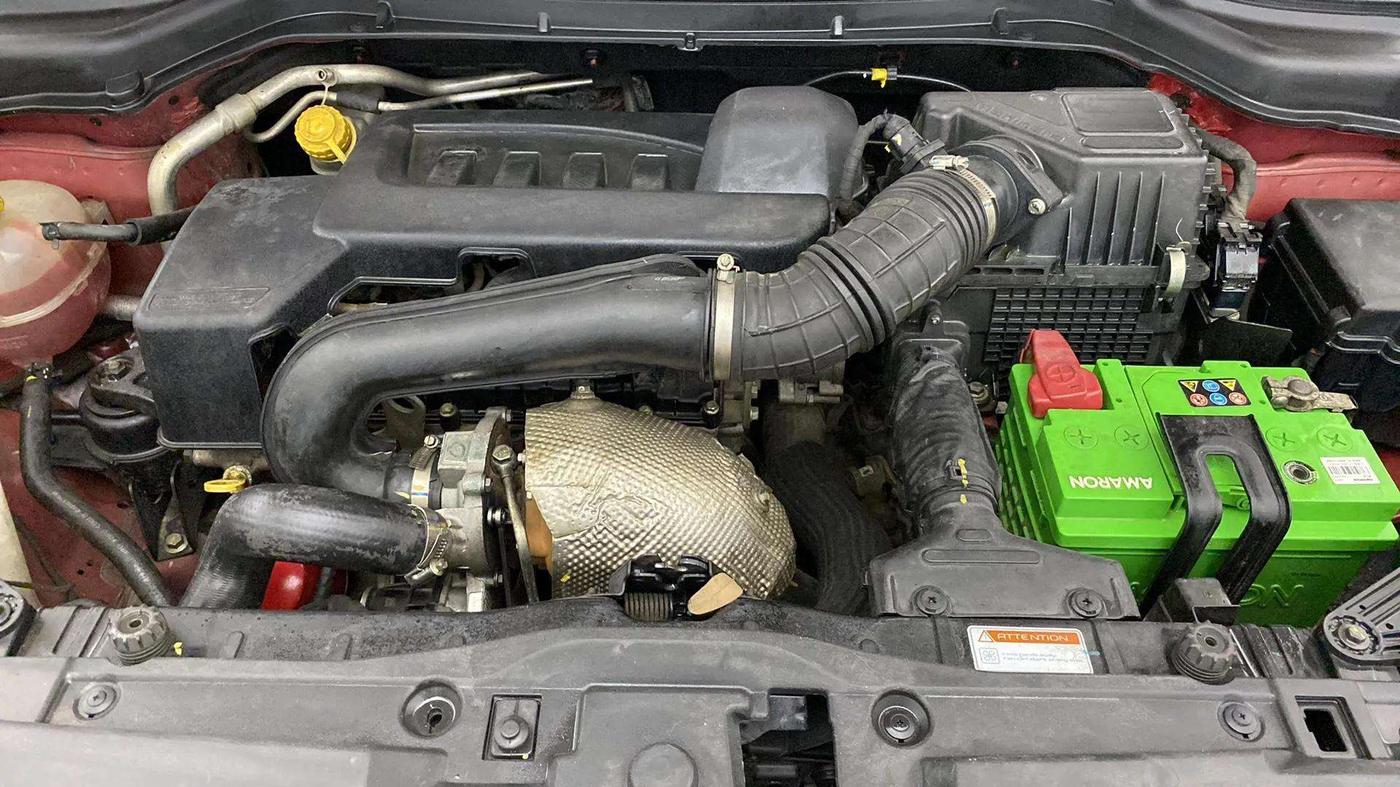 2019 Mahindra XUV300 W6 1.5 DIESEL, Diesel, Manual, 50 km, Engine View