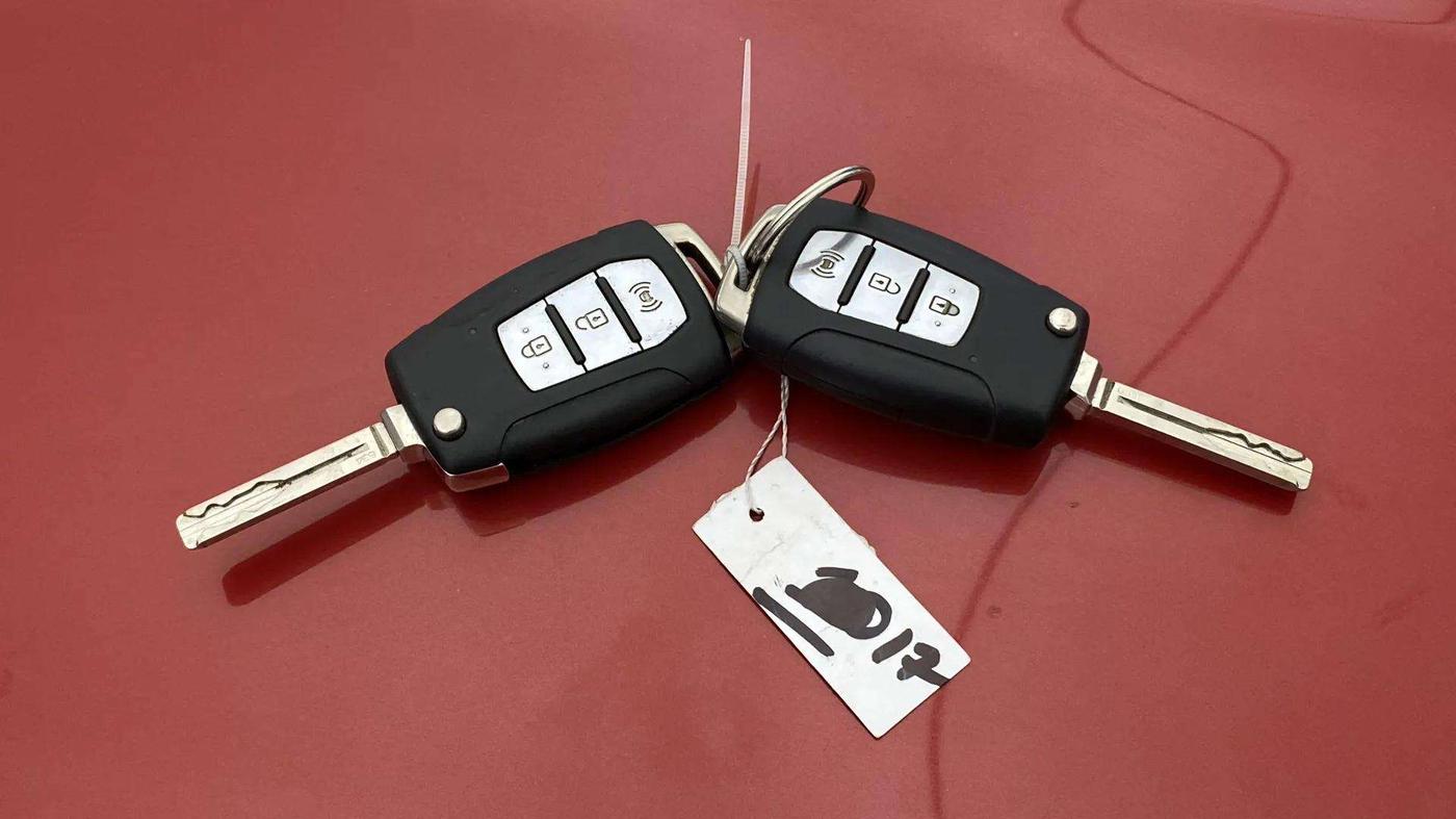 2019 Mahindra XUV300 W6 1.5 DIESEL, Diesel, Manual, 50 km, Key Close Up