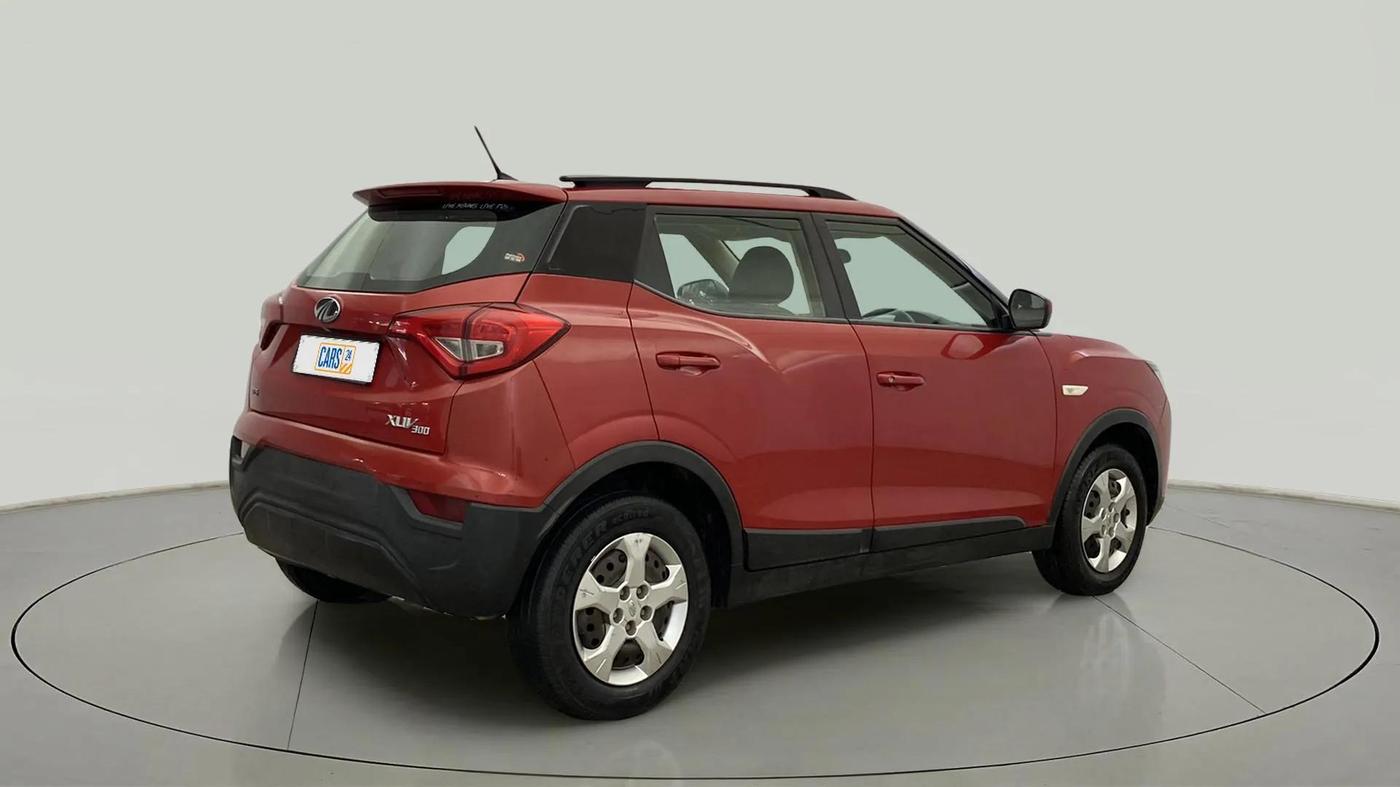 2019 Mahindra XUV300 W6 1.5 DIESEL, Diesel, Manual, 50 km, Right Back Diagonal
