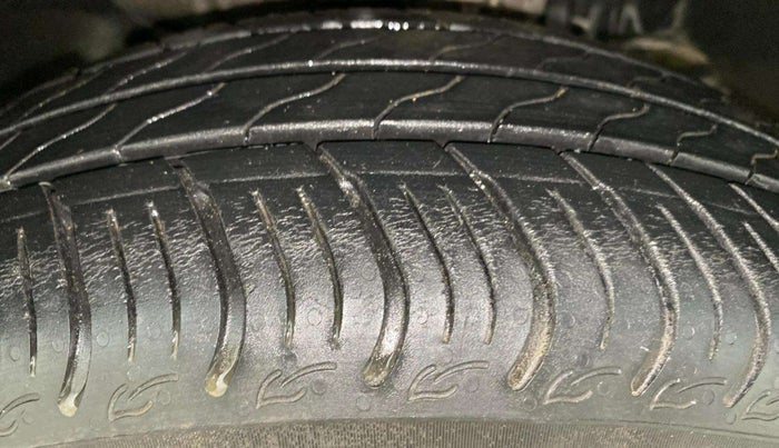 2018 Tata Tiago XTA PETROL, Petrol, Automatic, 27,264 km, Right Front Tyre Tread