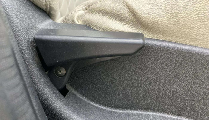 2018 Tata Tiago XTA PETROL, Petrol, Automatic, 27,264 km, Driver Side Adjustment Panel