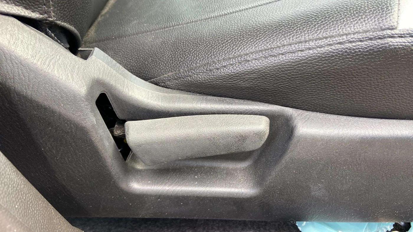 2022 Maruti Alto LXI O, Petrol, Manual, 2,592 km, Driver Side Adjustment Panel