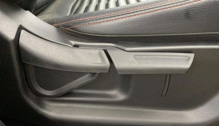2023 KIA SONET GTX PLUS 1.0 TURBO PETROL DCT, Petrol, Automatic, 17,831 km, Driver Side Adjustment Panel