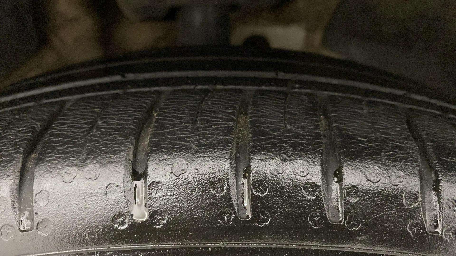 RHS-Front-Tyre-Tread-18