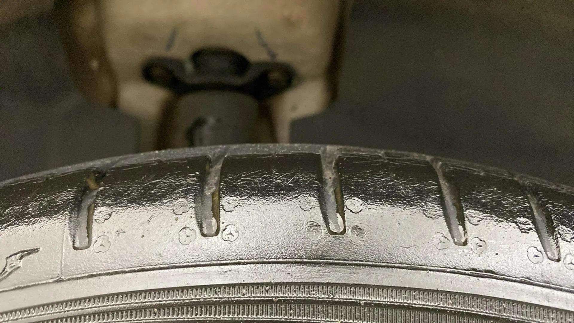 RHS-Rear-Tyre-Tread-19