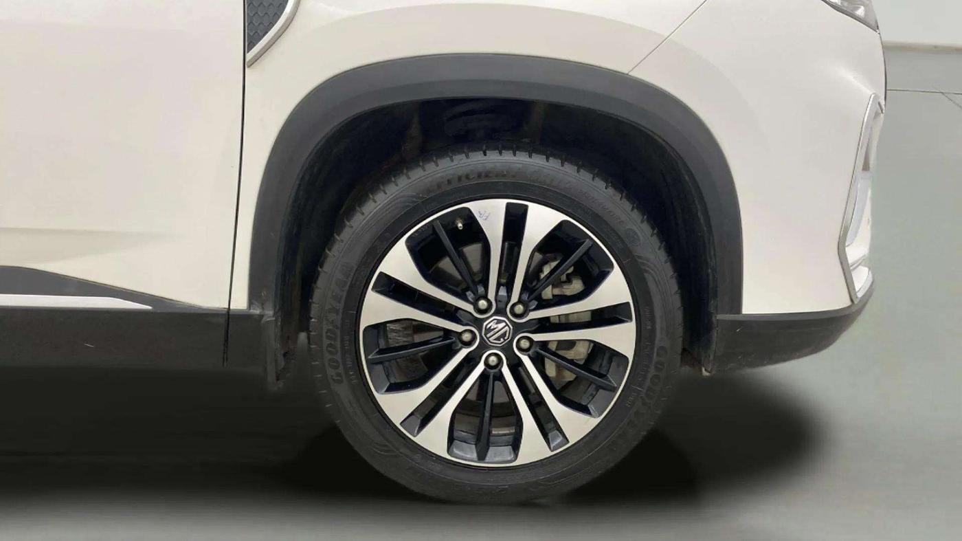 2022 MG HECTOR PLUS SELECT 2.0 DIESEL TURBO MT 7-STR, Diesel, Manual, 51,387 km, Right Front Wheel
