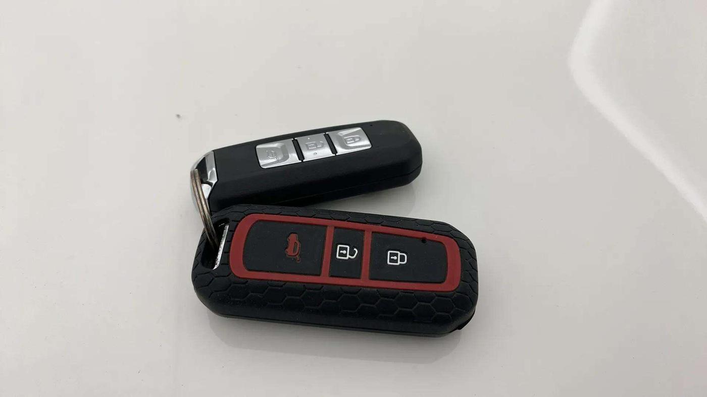 2022 MG HECTOR PLUS SELECT 2.0 DIESEL TURBO MT 7-STR, Diesel, Manual, 51,387 km, Key Close Up