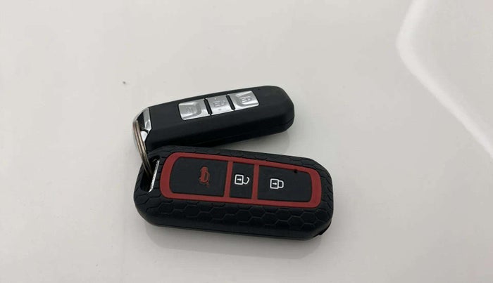 2022 MG HECTOR PLUS SELECT 2.0 DIESEL TURBO MT 7-STR, Diesel, Manual, 51,122 km, Key Close Up